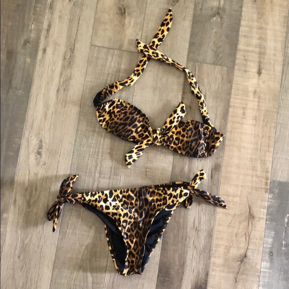 Cheetah bandeau bikini
